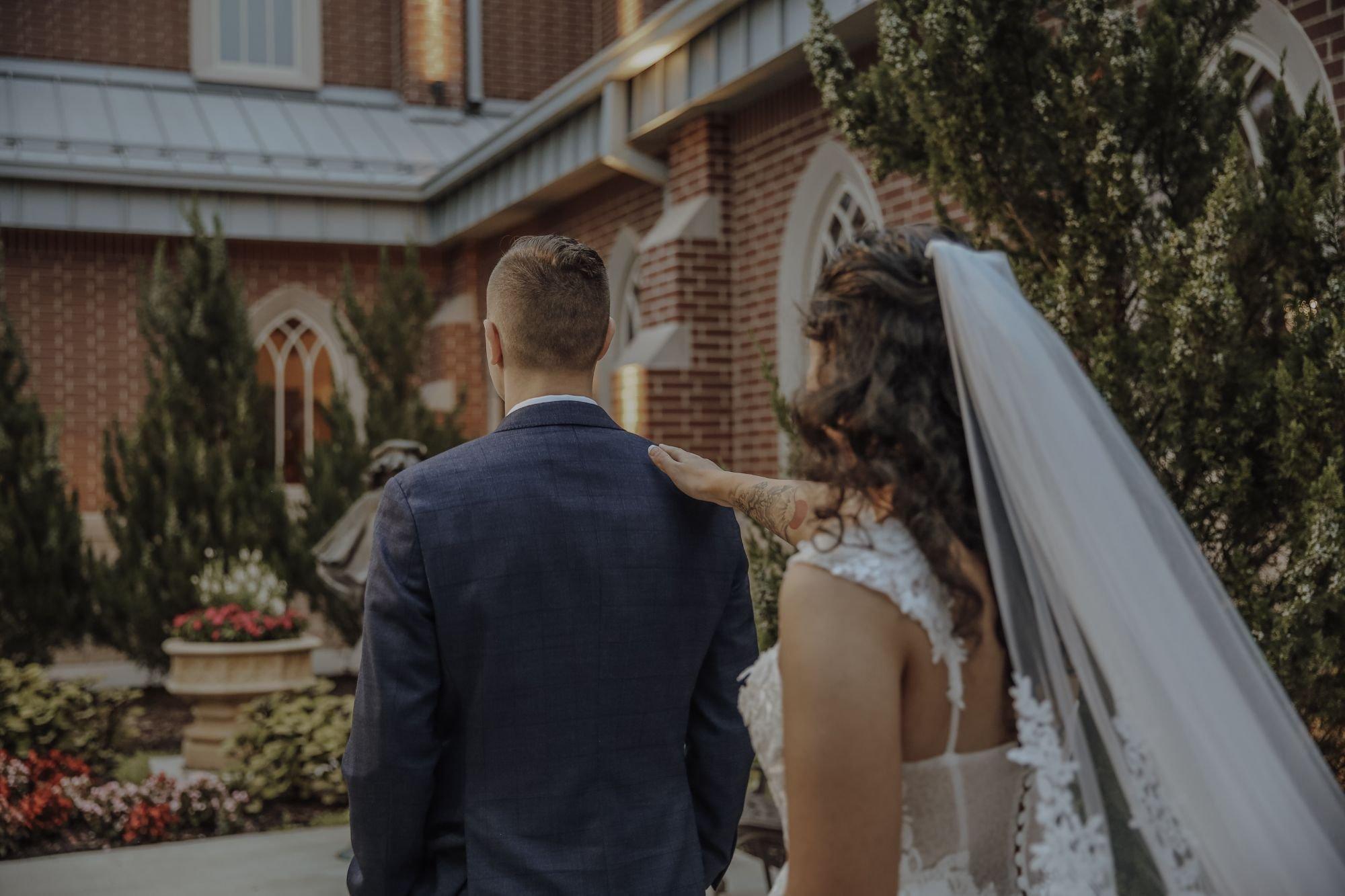 carousel-hero-element image-0